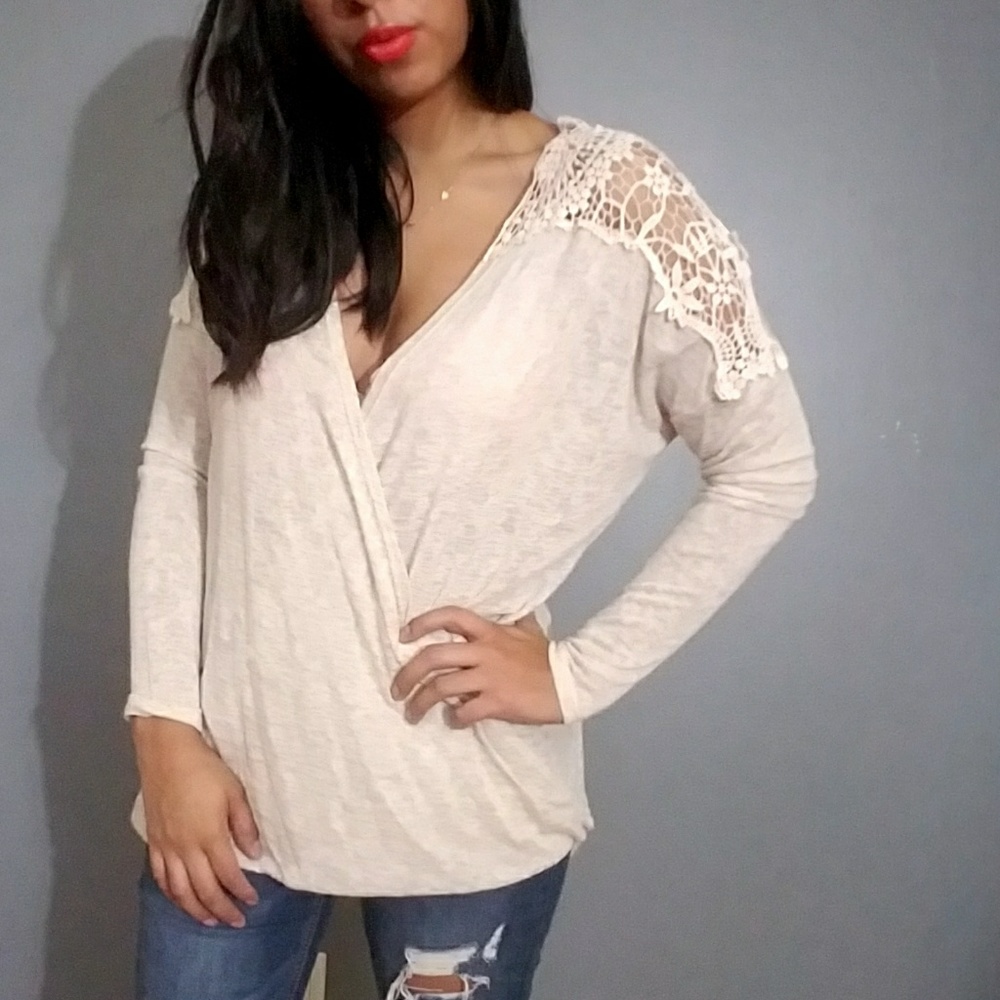 💕20%OFF💕OATMEAL CROCHET SURPLICE TOP - Picture 3 of 7